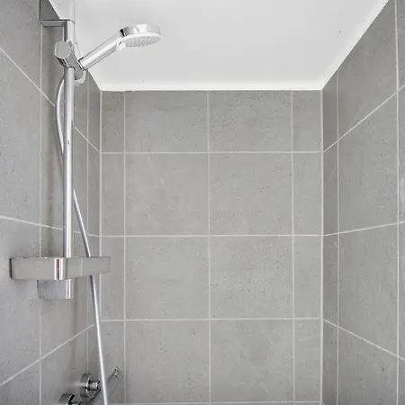 Sanders Central - Petite One-bedroom In The Middle Of It All Appartement